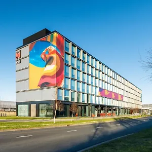 https://citizenm-hotel-amsterdam-airport.zandvoort-hotels.com